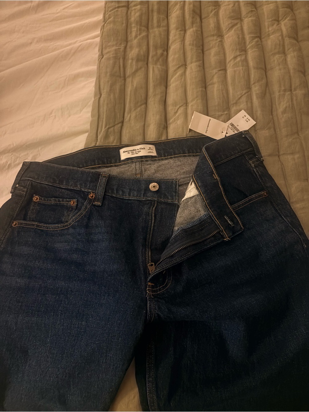 NWT Abercrombie & Fitch 90s Straight Mid Rise Jeans Blue 31
